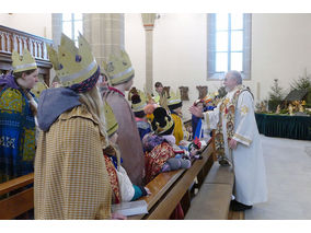 Aussendung der Sternsinger in Naumburg (© Karl-Franz Thiede)